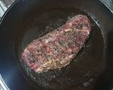 Foto langkah ke 2 dari resep Simple Steak Garlic Butter.