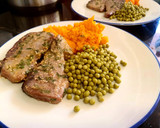 Foto del paso 3 de la receta: Lomos de atún en freidora de aire Cosori con puré de boniato y guisantes