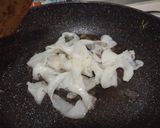 รูปขั้นตอนการทำที่ 1 ของ คั่วไก่ไข่อบ