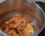 Foto del paso 2 de la receta: Pollo a la cerveza