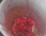 Foto del paso 4 de la receta: Mousse de chocolate blanco sobre coulis de frambuesa