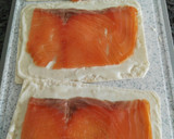 Foto del paso 2 de la receta: Rollitos de salmón y queso