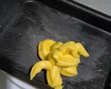 Foto langkah ke 1 dari resep Adonan Dasar Roti Tanpa Ulen Tanpa Margarin (no-knead bread dough).