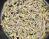 Foto del paso 2 de la receta: Tosta de angulas al ajillo