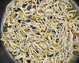 Foto del paso 2 de la receta: Tosta de angulas al ajillo