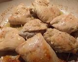 Foto del passaggio 2 della ricetta Fagottini di pollo ai funghi