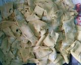 Foto langkah ke 5 dari resep Keripik Bawang / Stik Bawang.