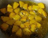 फ्लॉवर बटाटा फ्राय भाजी (Flower Batata Fry Bhaji Recipe In Marathi) रेसिपी स्टेप 2 फोटो 