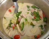 รูปขั้นตอนการทำที่ 5 ของ ต้มข่าไก่ (ไม่เผ็ดสำหรับเด็ก)