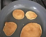 Foto langkah ke 4 dari resep Pancake Saus Ovomaltine.