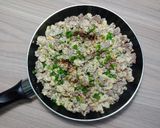 Hình bước làm 3 của món Trứng chiên thịt xay