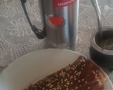 Foto del paso 8 de la receta: Arrollado con dulce de leche y chispitas de chocolate