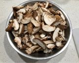 Foto del paso 1 de la receta: Chapsui de hongos shiitake con verduras