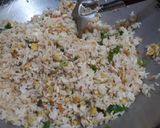 Foto langkah ke 3 dari resep Nasi goreng putih.