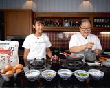รูปขั้นตอนการทำที่ 2 ของ "ข้าวไข่ข้นกุ้งผัดพริก" ด้วยข้าวญี่ปุ่นโนริตาเกะ