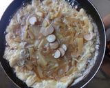 Foto langkah ke 6 dari resep Telur dadar kentang *bukantelurdadarbiasa*.