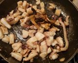 Foto del passaggio 3 della ricetta Seppia con champignon