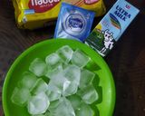Foto langkah ke 1 dari resep 398. 🧊 Es Susu Wafer.