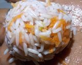 A picture of step 6 of Chicken rice balls.