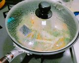 Foto langkah ke 4 dari resep Seledri, Wortel & Paprika Tumis Miso.