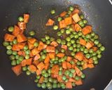 A picture of step 2 of Spicy carrot and pea.