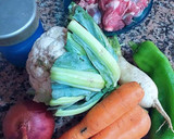 Foto del paso 1 de la receta: Sopa de verduras con pencas de coliflor y jarrete de cordero