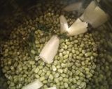 तिरंगा चीला(tiranga cheela recipe in hindi) रेसिपी चरण 3 फोटो