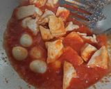 Foto langkah ke 6 dari resep Sambal Telor Puyuh dan Tahu.