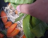 Foto langkah ke 3 dari resep Cha Enoki Wortel Pakcoy Kuah.
