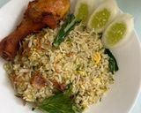 Foto langkah ke 5 dari resep Nasi goreng teri Cabai hijau.