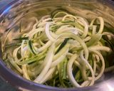 Foto del paso 1 de la receta: Sesame zoodles