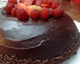 Foto del paso 6 de la receta: Torta de Chocolate con Fresas