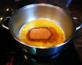 Foto del paso 3 de la receta: Semifrío de algarroba con galletas