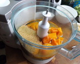 Foto del paso 1 de la receta: Bizcocho de harina de espelta integral, calabaza y zanahoria con nueces
