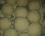 A picture of step 5 of Chicken cheese balls.