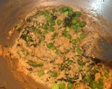 A picture of step 9 of Egg Methi Matar Malai.