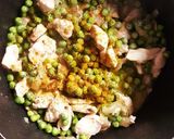 Currys zöldborsós csirkeragu recept fázis 2 fotója