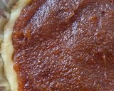 Foto del paso 4 de la receta: Tarta de membrillo que quiso ser Pastafrola pero se fundió el enrejado 😆 🤦🏻♀️