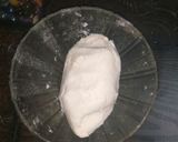 A picture of step 2 of Roti from rice flour.