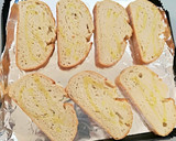 Foto del paso 2 de la receta: Tostadas al horno