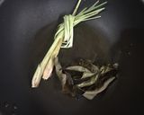 Foto langkah ke 4 dari resep Ayam ungkep lengkuas.