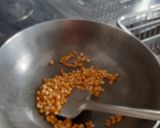 A picture of step 2 of Butter popcorn.
