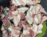Hình bước làm 4 của món Cá nục bông kho thịt ba chỉ