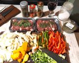 Foto del paso 1 de la receta: Bifes a la criolla en Plancheta