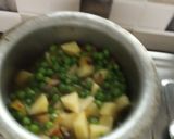 मटार बटाटा भाजी (matar batata bhaji recipe in marathi) रेसिपी स्टेप 2 फोटो 