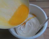 Foto langkah ke 3 dari resep Milky White Roll Cake.