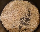 Foto del passaggio 2 della ricetta Insalata di orzo perlato svuota dispensa