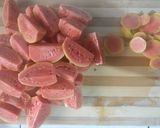 A picture of step 2 of Guava Orange juice.