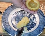Foto del paso 5 de la receta: Papas rellenas con queso envueltas en tocino🌺