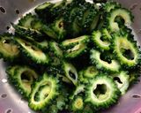 A picture of step 1 of Bitter Gourd Chips.